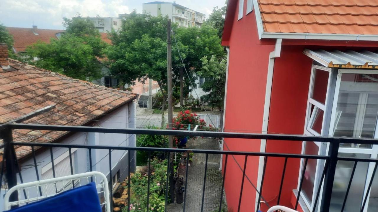 Stan Za Iznajmuvanje So Parking,Blisku Do Centar. Kumanovo Ngoại thất bức ảnh