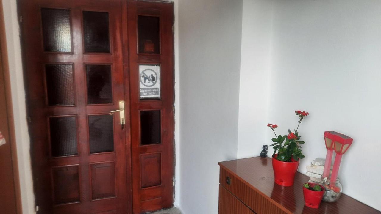 Stan Za Iznajmuvanje So Parking,Blisku Do Centar. Kumanovo Ngoại thất bức ảnh